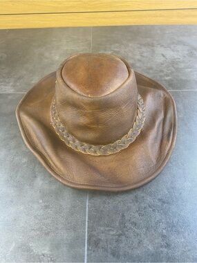 Kakadu Men's Brown distressed Leather Outback Hat with Braided Band size Large